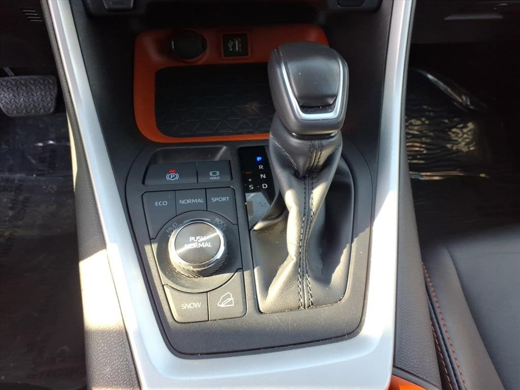 Used 2024 Toyota RAV4 Adventure image 13