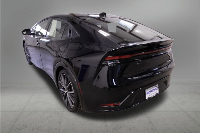 Used 2024 Toyota Prius XLE image 3