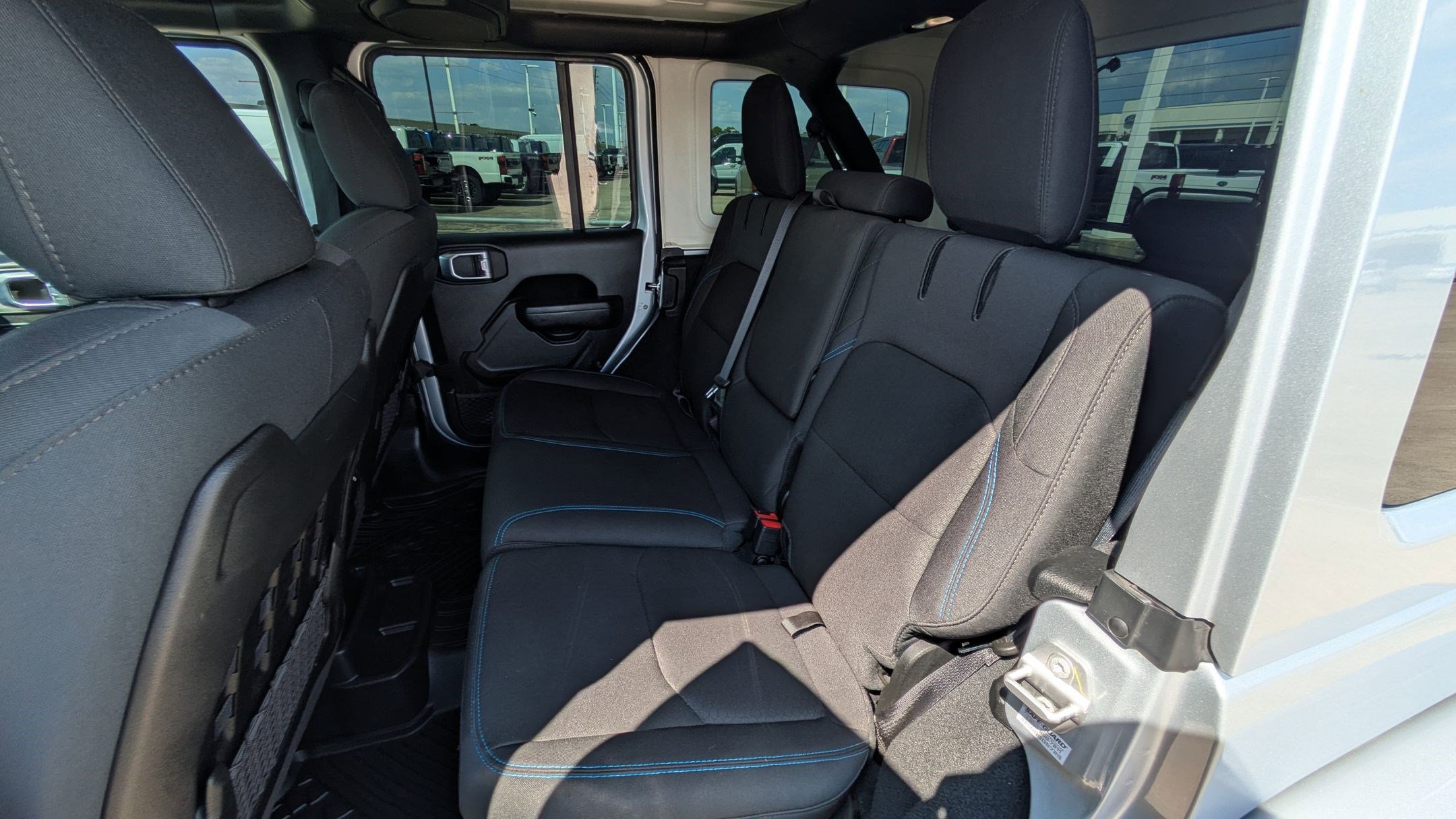 Used 2022 Jeep Wrangler Unlimited Rubicon 4xe image 27