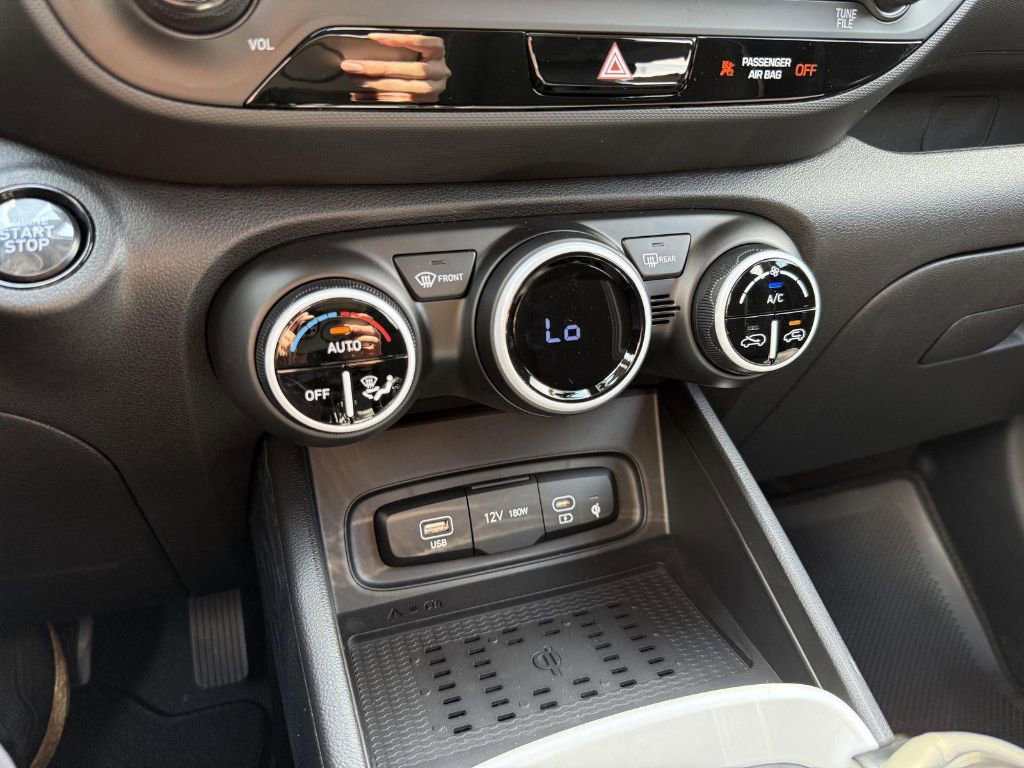 New 2025 Hyundai Venue Limited image 22