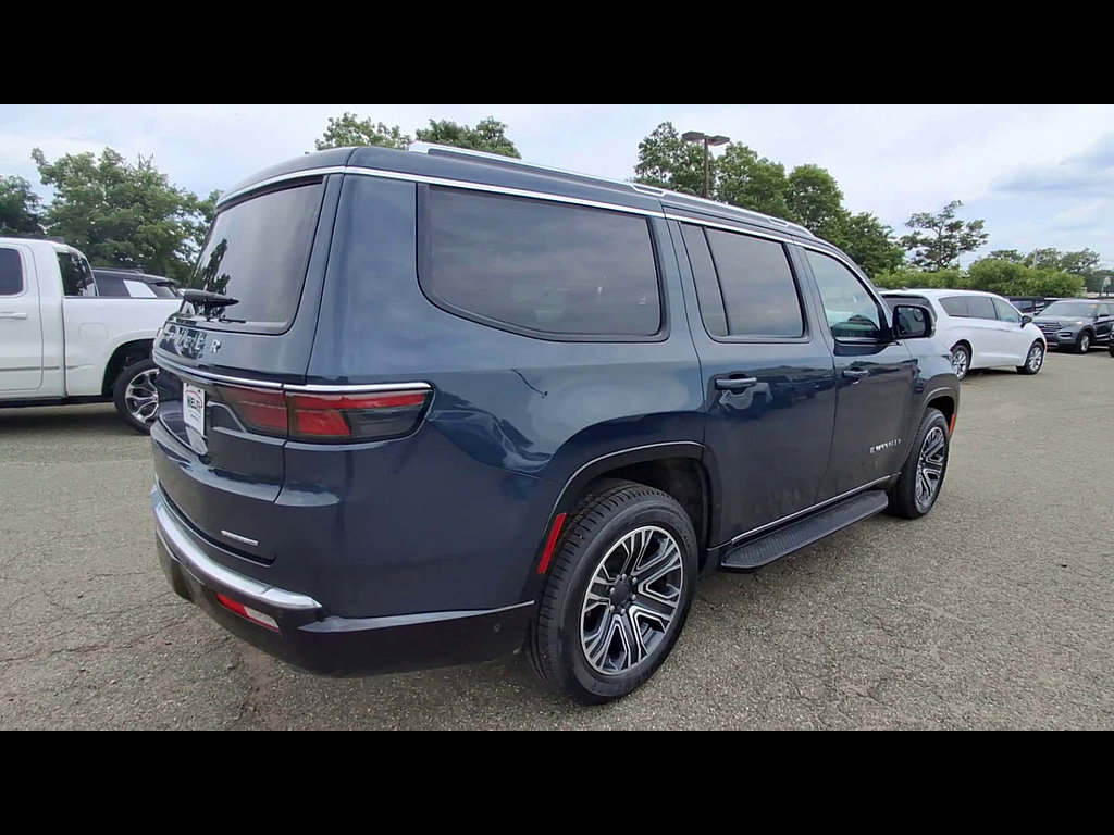 Certified 2023 Jeep Wagoneer Series II w/ Convenience Group I AWD/4WD image 8