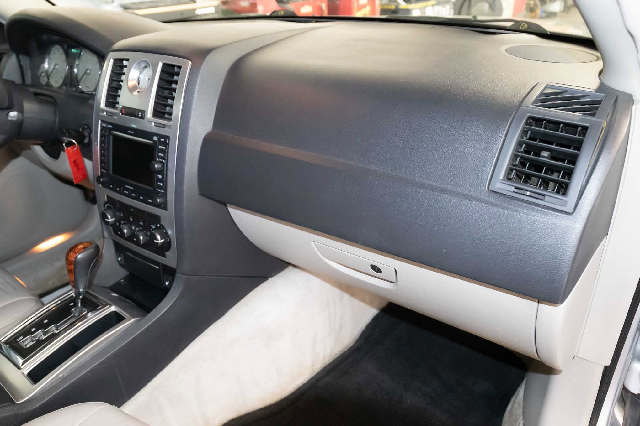 Used 2005 Chrysler 300 C w/ Navigation & Sound Group II RWD image 21