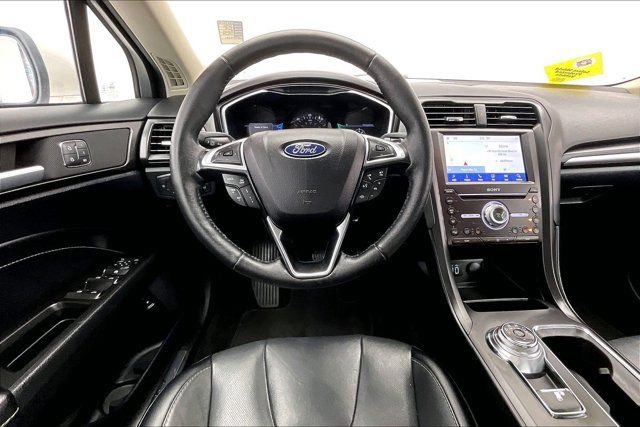 Used 2020 Ford Fusion Energi Titanium image 4