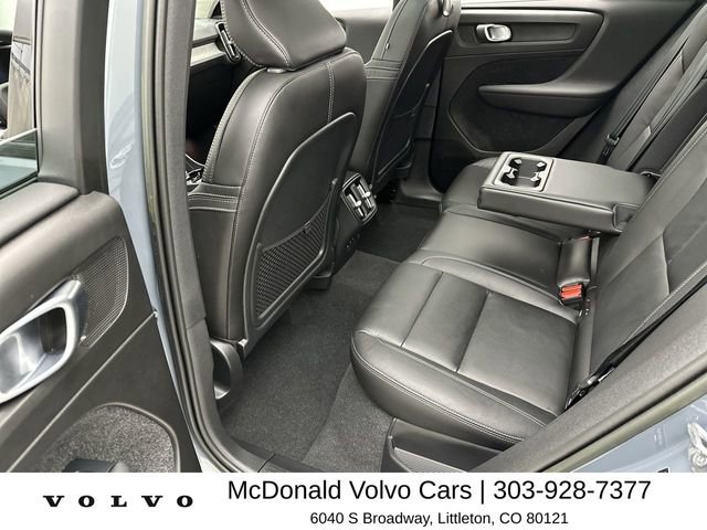 Certified 2023 Volvo XC40 B5 Ultimate w/ Protection Package Premier image 23
