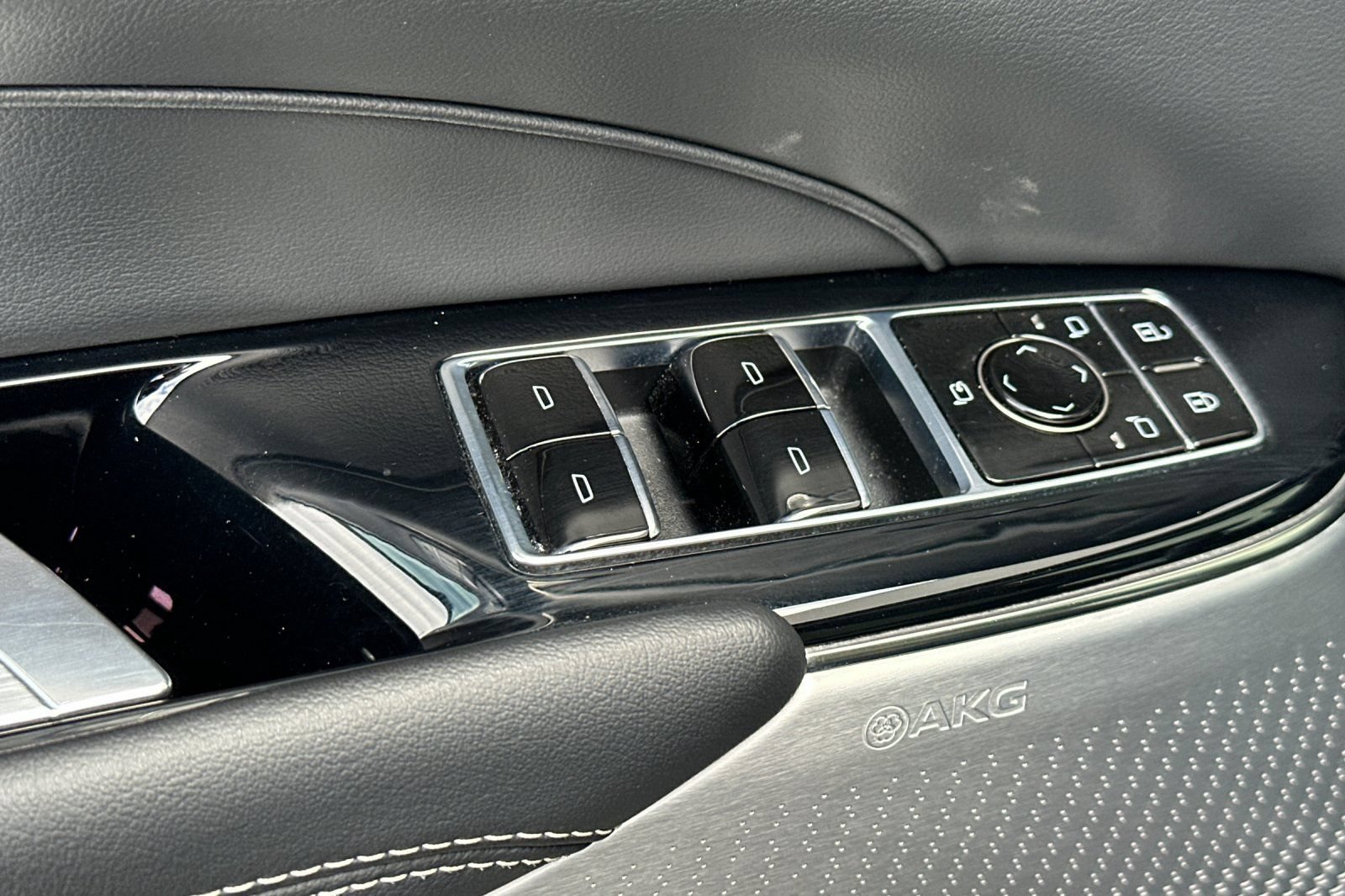 Certified 2024 Cadillac Lyriq Sport AWD/4WD image 12