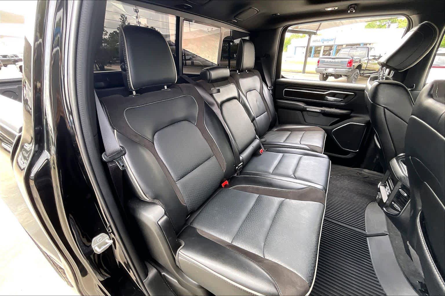 Used 2024 RAM 1500 Laramie AWD/4WD image 19