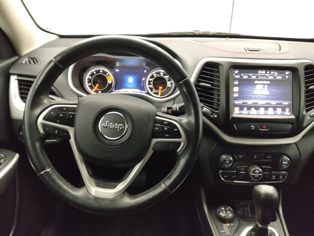 Used 2018 Jeep Cherokee Trailhawk image 22