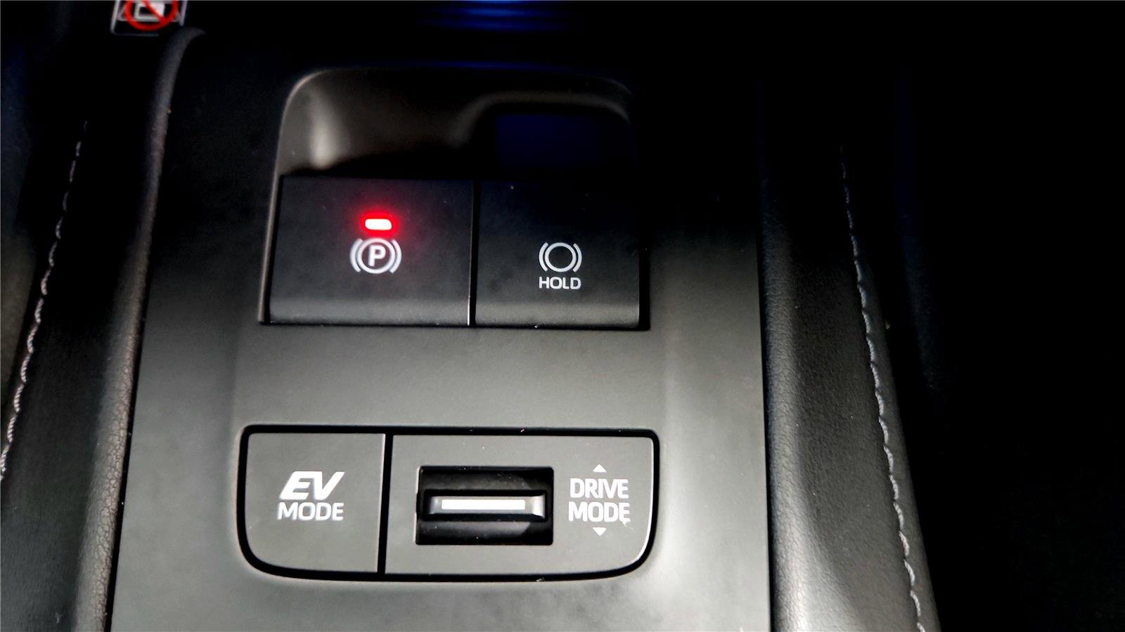 Certified 2024 Toyota Venza LE image 34