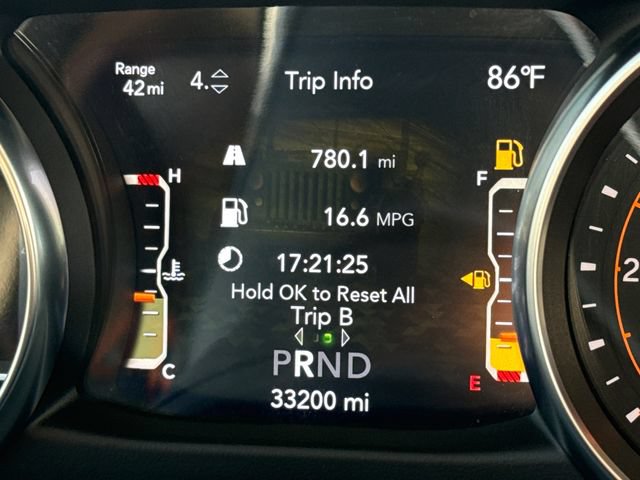 Used 2023 Jeep Gladiator Mojave AWD/4WD image 31