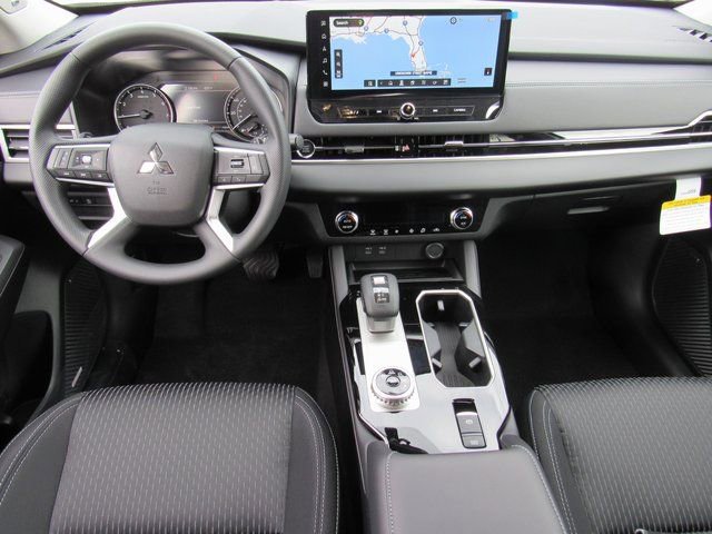 New 2026 Mitsubishi Outlander ES image 9