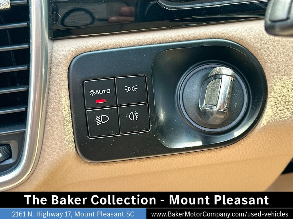 Used 2023 Porsche Cayenne Platinum Edition AWD/4WD image 10