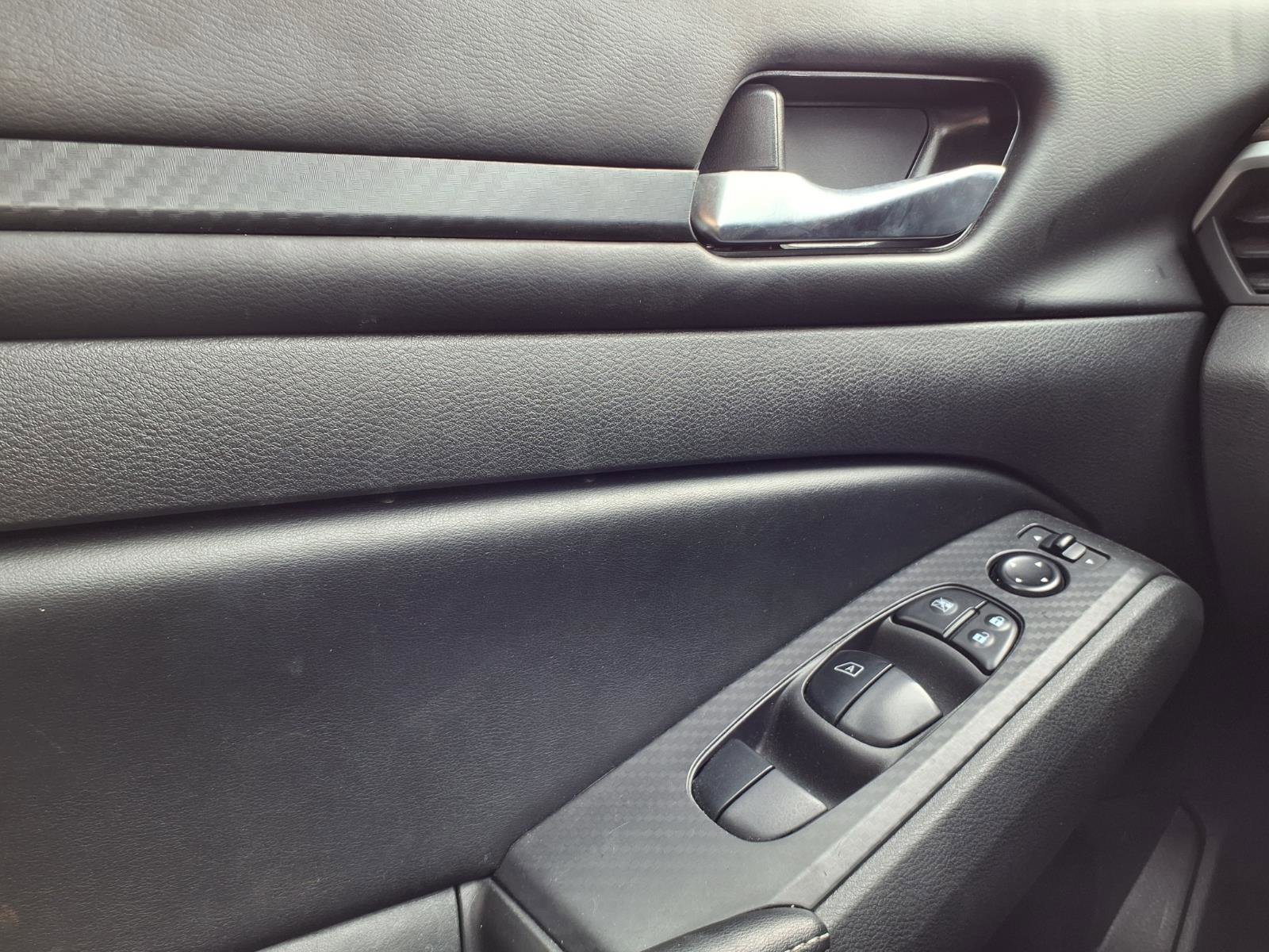 Used 2024 Nissan Altima 2.5 SV image 12