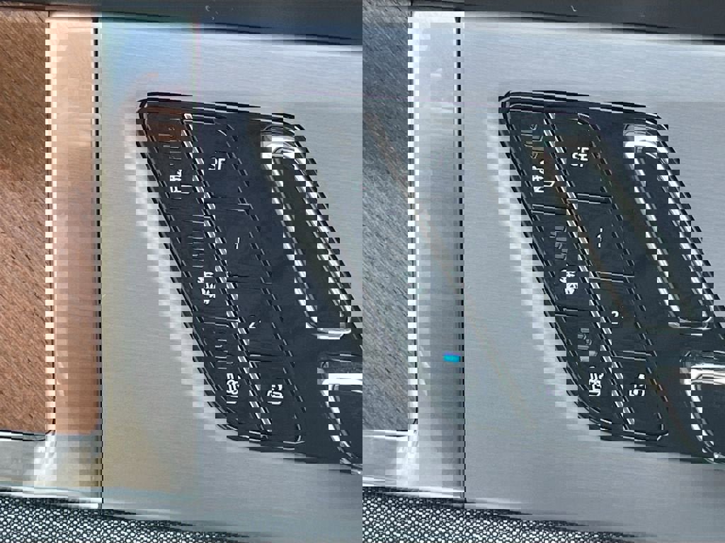 New 2026 Cadillac Vistiq Premium Luxury w/ LPO, Floor Liner Package image 20