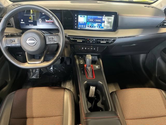 Used 2025 Nissan Kicks SR FWD image 10