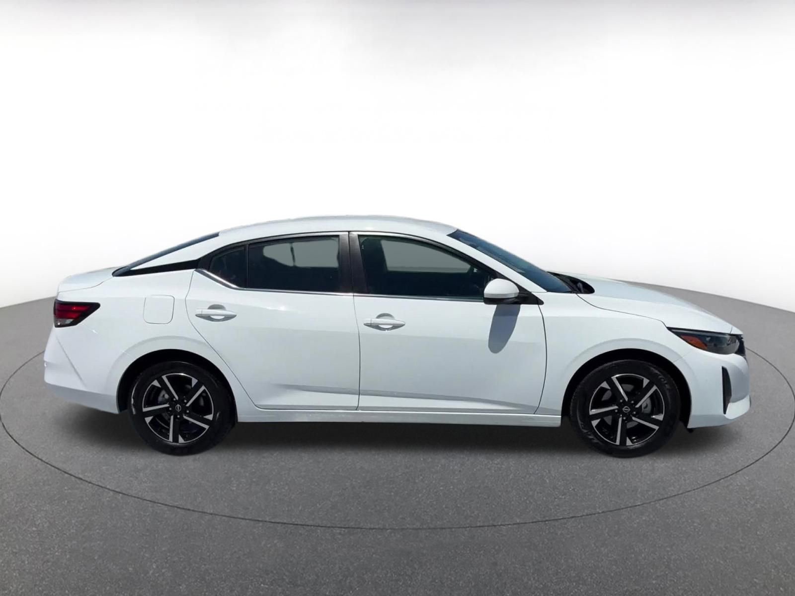 Used 2025 Nissan Sentra SV FWD image 16