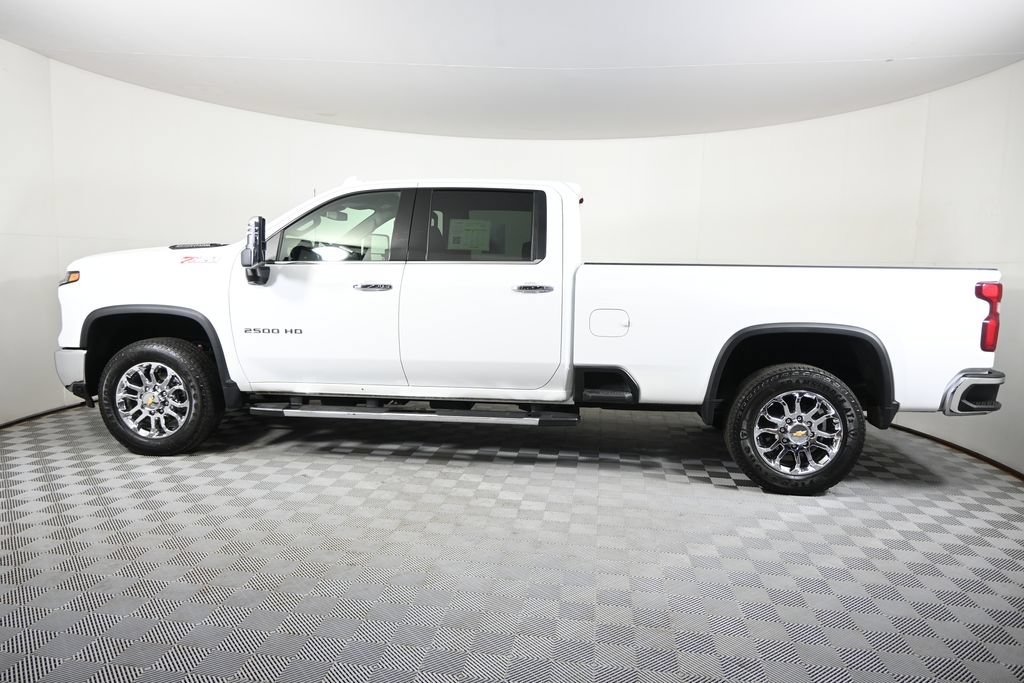 Used 2024 Chevrolet Silverado 2500 LTZ w/ LTZ Plus Package AWD/4WD image 3