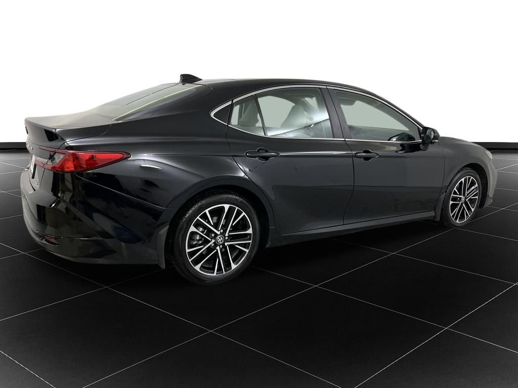 Used 2026 Toyota Camry XLE w/ Premium Plus Package image 5