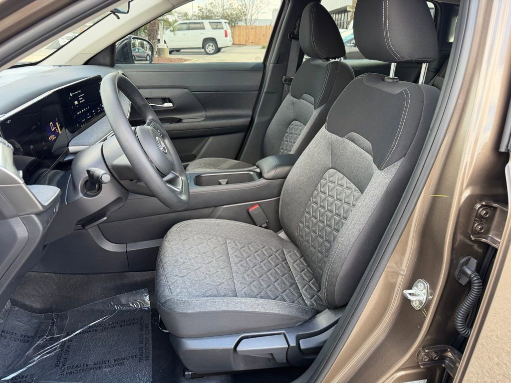 Used 2026 Nissan Kicks SV image 10