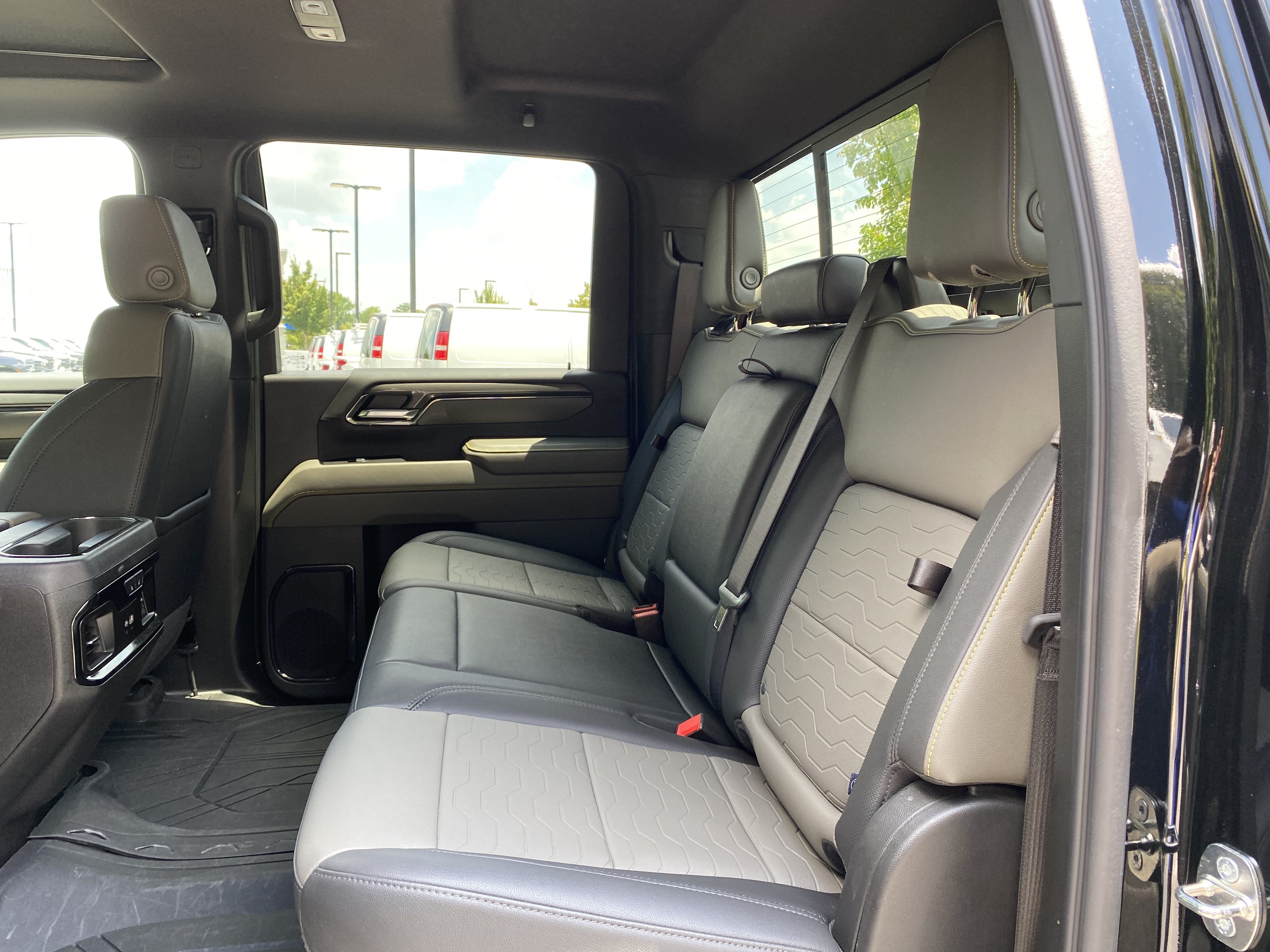 Used 2024 Chevrolet Silverado 2500 ZR2 w/ Technology Package AWD/4WD image 42