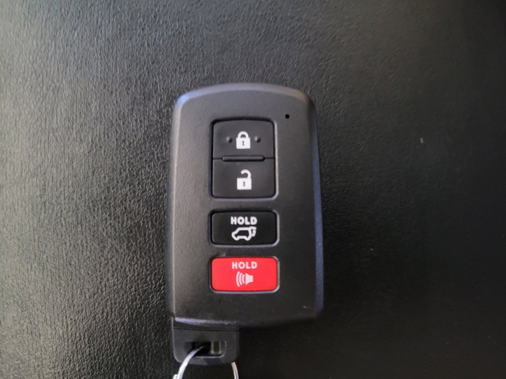 Used 2018 Toyota RAV4 Limited FWD image 32