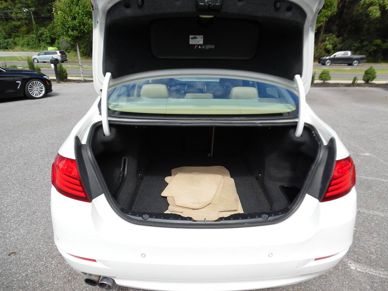 Used 2014 BMW 528i Sedan RWD image 25