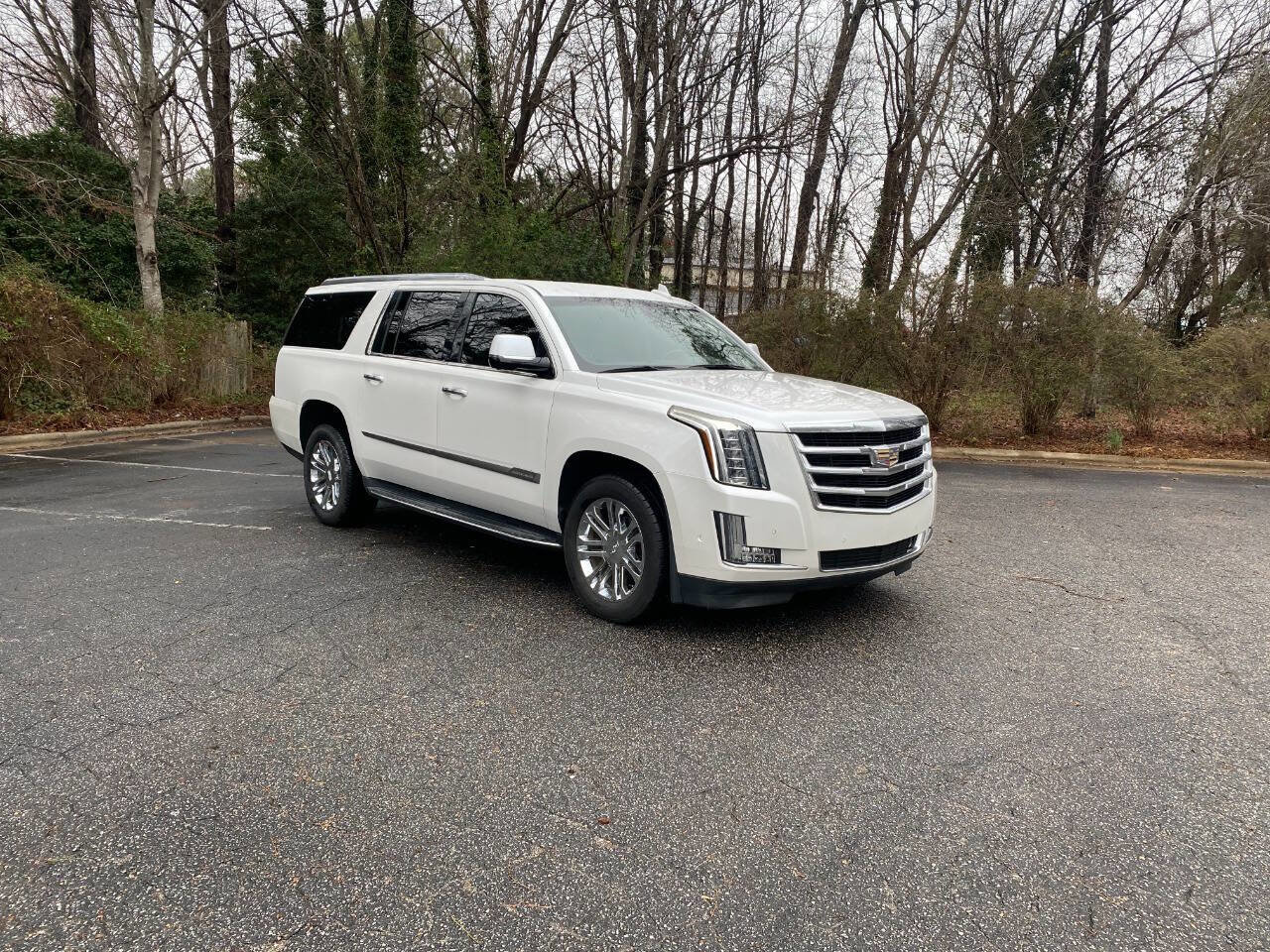 Used 2017 Cadillac Escalade ESV 2WD image 4