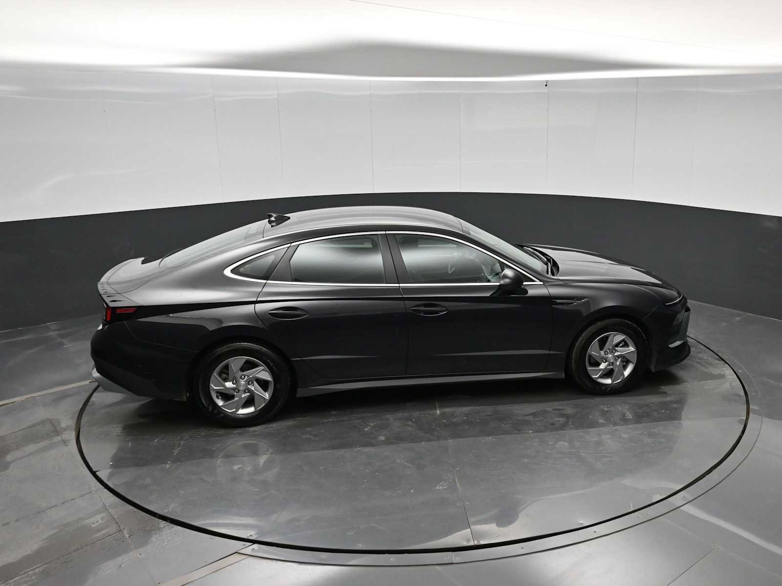 Used 2025 Hyundai Sonata SE FWD image 32