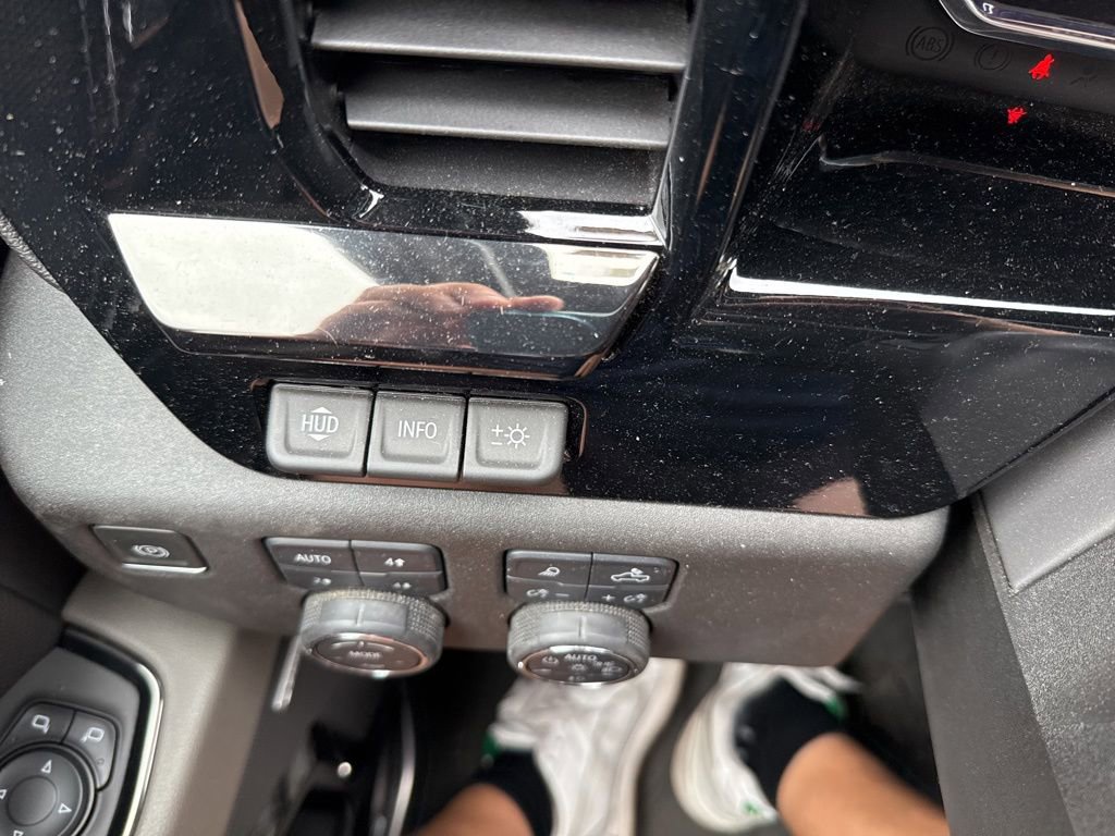 Used 2024 Chevrolet Silverado 2500 ZR2 w/ Technology Package image 22