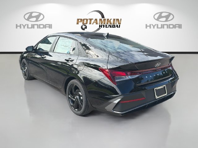 New 2026 Hyundai Elantra SEL Sport FWD image 7