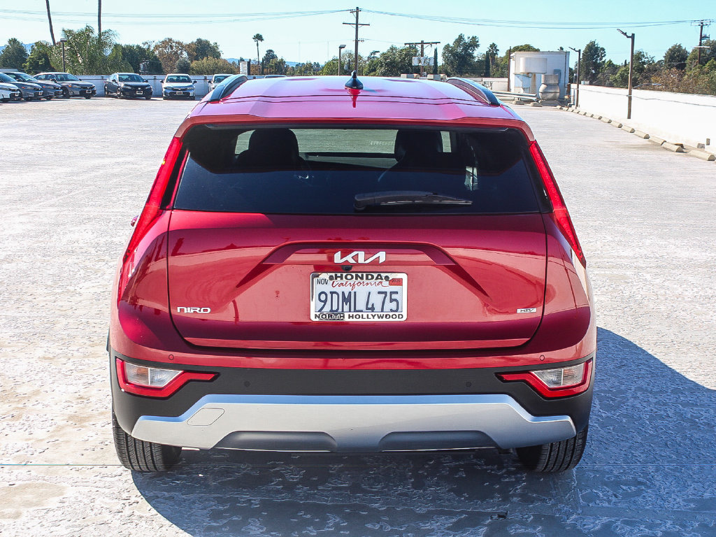 Used 2023 Kia Niro EX FWD image 5