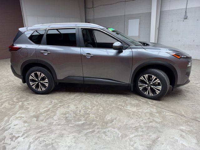 Used 2022 Nissan Rogue SV w/ SV Premium Package image 6