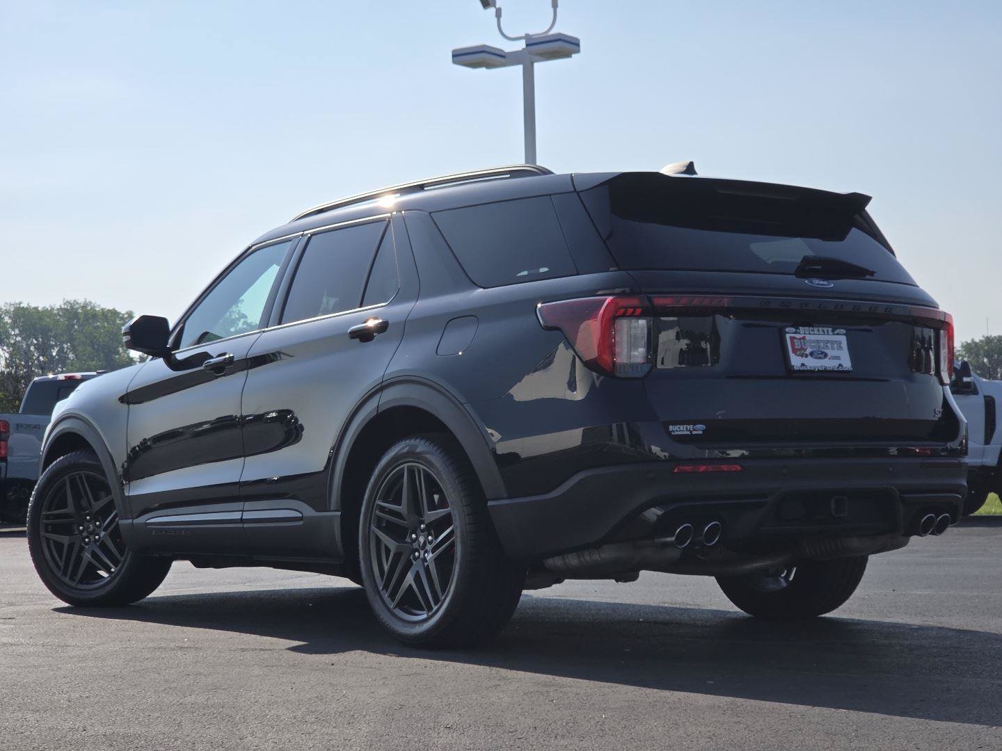 Used 2025 Ford Explorer ST w/ Sun And Sound Package AWD/4WD image 16