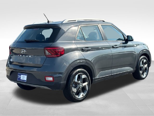 Used 2024 Hyundai Venue SEL FWD image 8