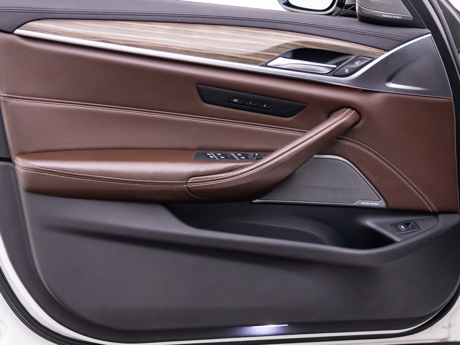 Used 2019 BMW M550i xDrive image 14