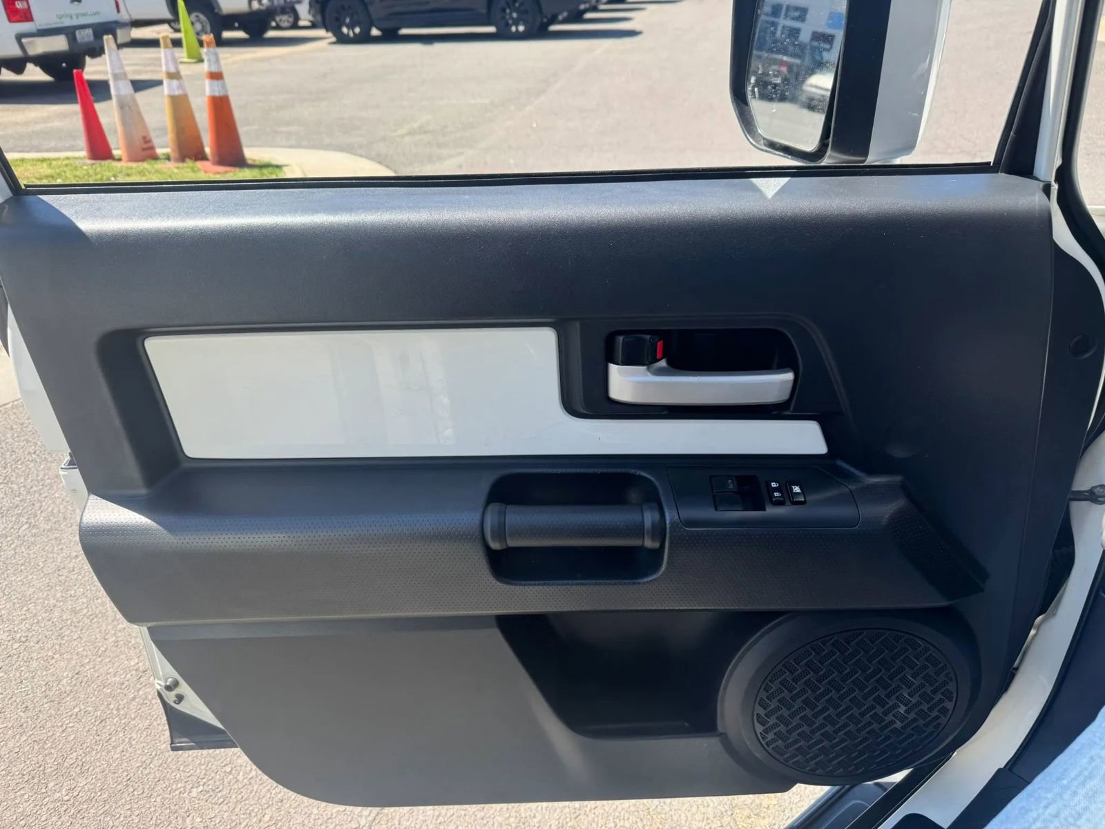 Used 2012 Toyota FJ Cruiser 4WD w/ Upgrade Pkg image 35