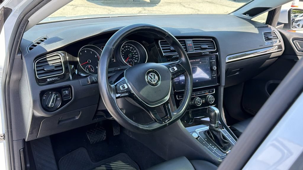 Used 2018 Volkswagen Golf SEL FWD image 17