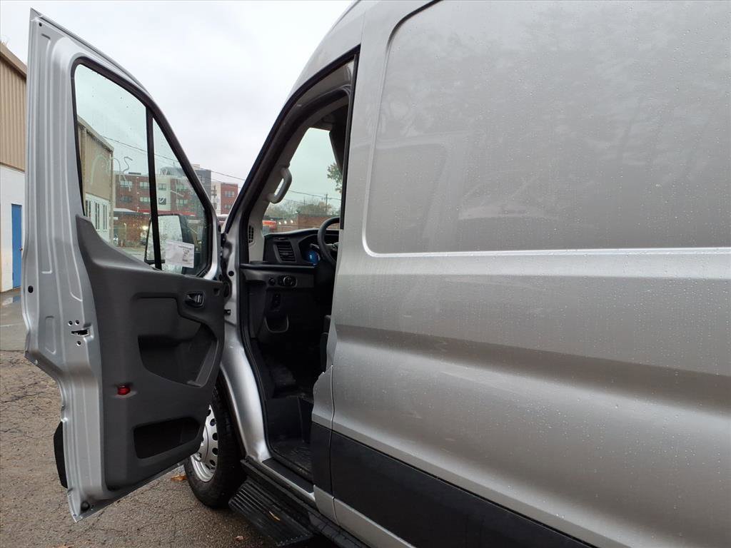 New 2026 Ford Transit 250 148 Medium Roof Extended AWD image 11