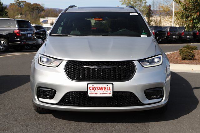 New 2026 Chrysler Pacifica Limited w/ S Appearance Package image 6
