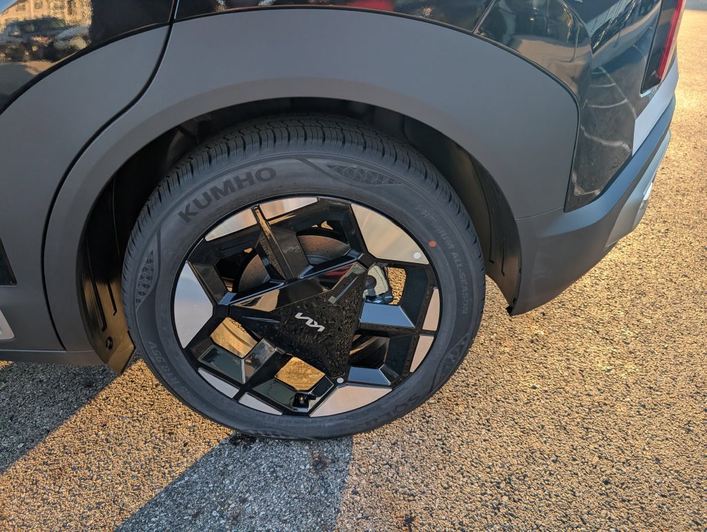 New 2027 Kia Seltos S FWD image 18