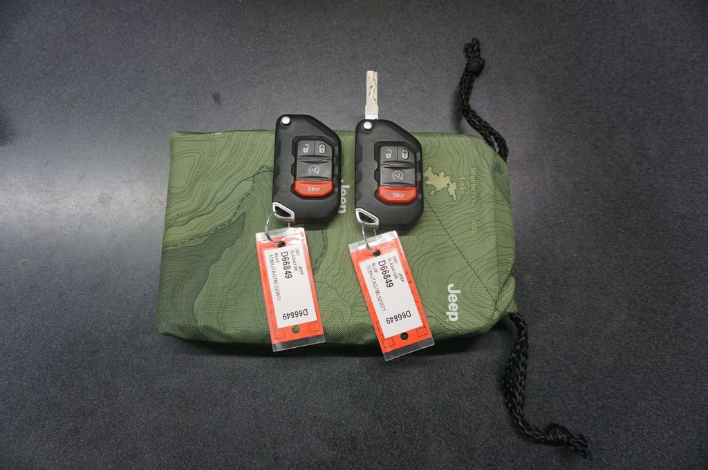 Used 2021 Jeep Gladiator Willys image 16