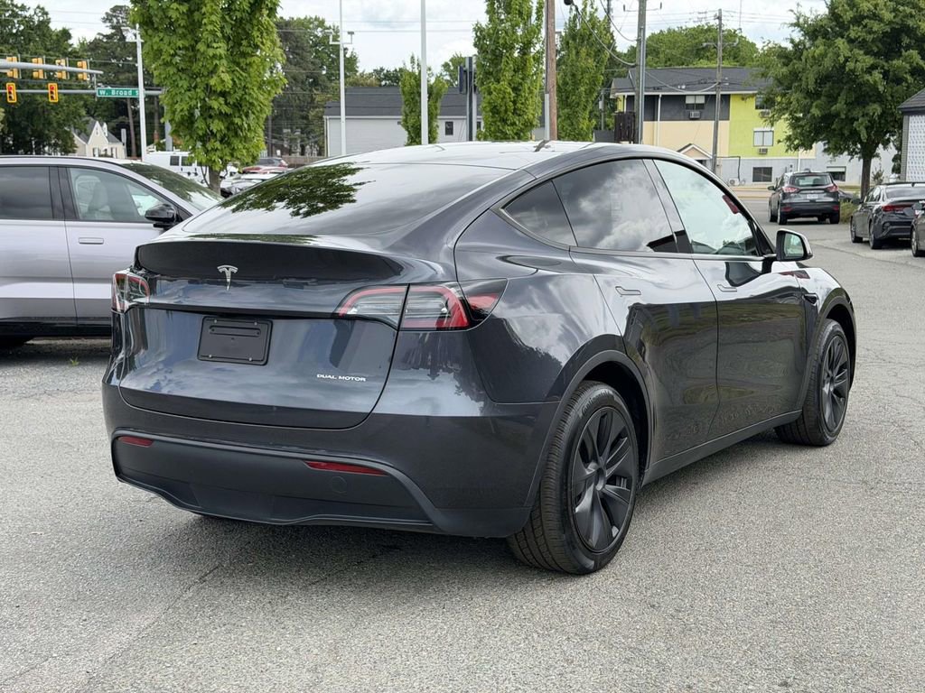 Used 2024 Tesla Model Y Long Range AWD/4WD image 19