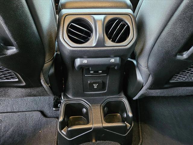 Used 2022 Jeep Gladiator Mojave w/ Cold Weather Group image 18