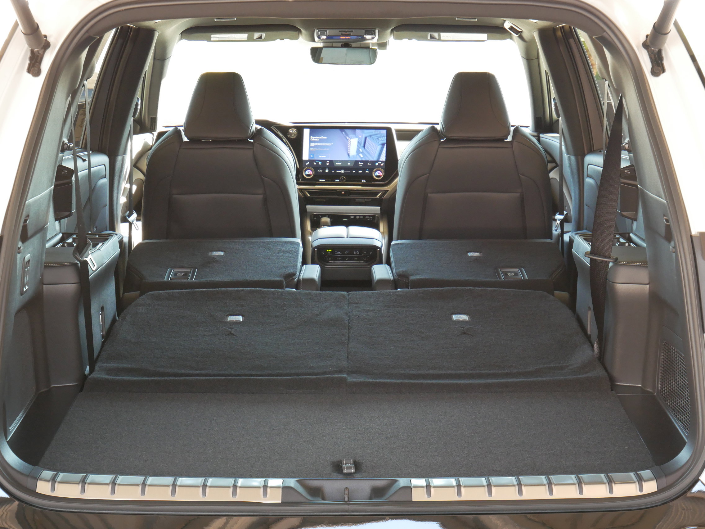 New 2026 Lexus TX 500h AWD image 23