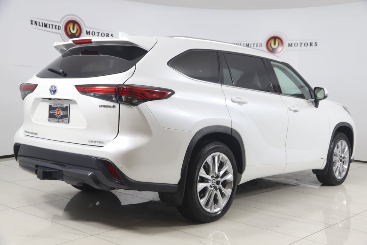 Used 2023 Toyota Highlander Limited AWD/4WD image 3