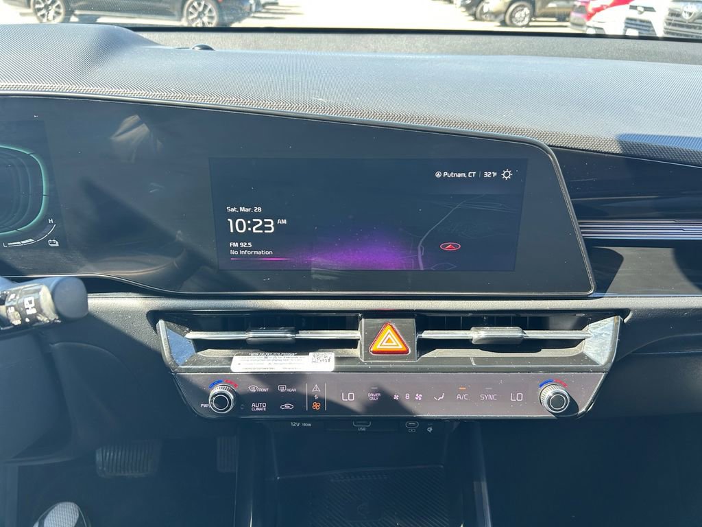 Used 2023 Kia Niro EX image 21