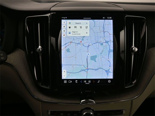 Used 2023 Volvo XC60 B5 Plus image 19