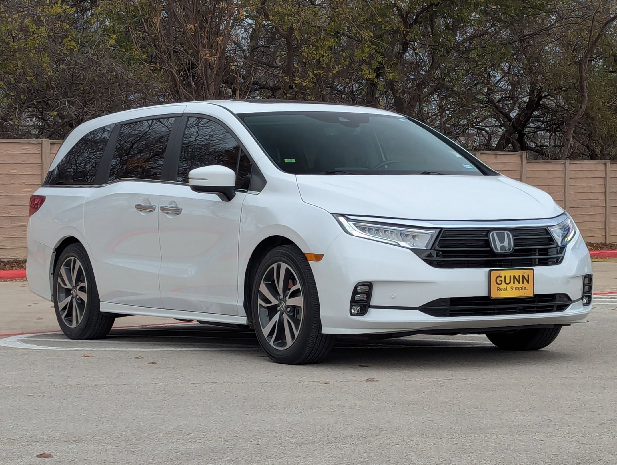 Used 2022 Honda Odyssey Touring image 2
