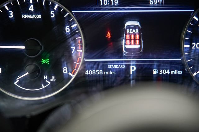 Used 2025 Nissan Pathfinder SL FWD image 35