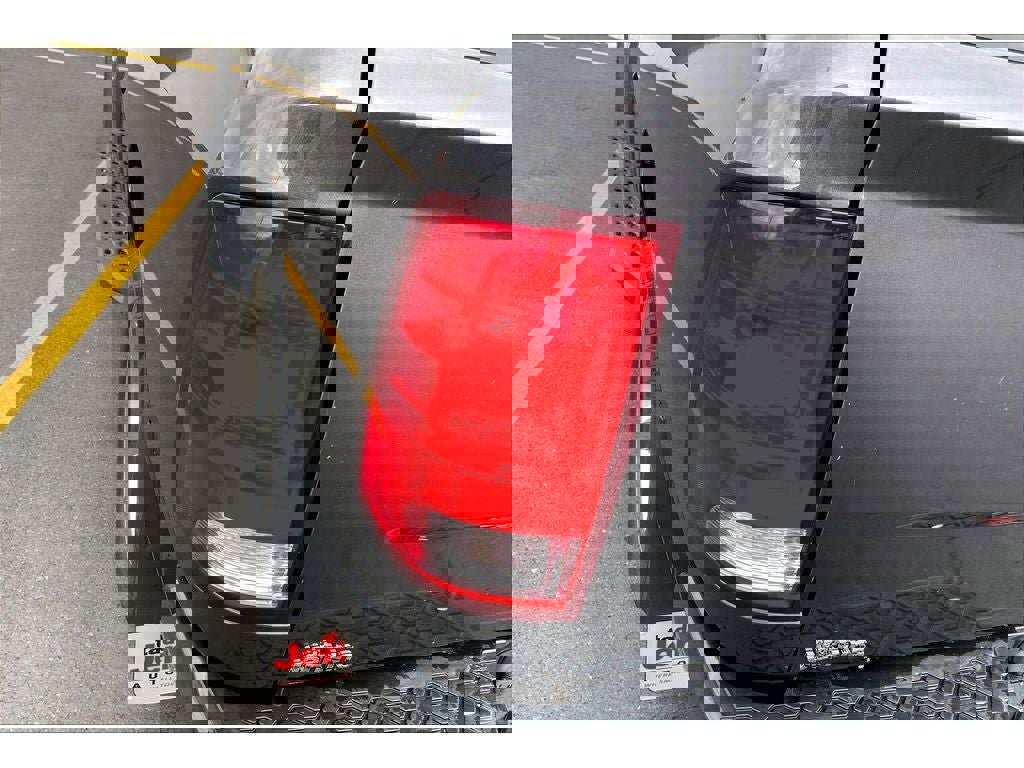 Used 2018 RAM 1500 Express w/ Express Value Package image 28