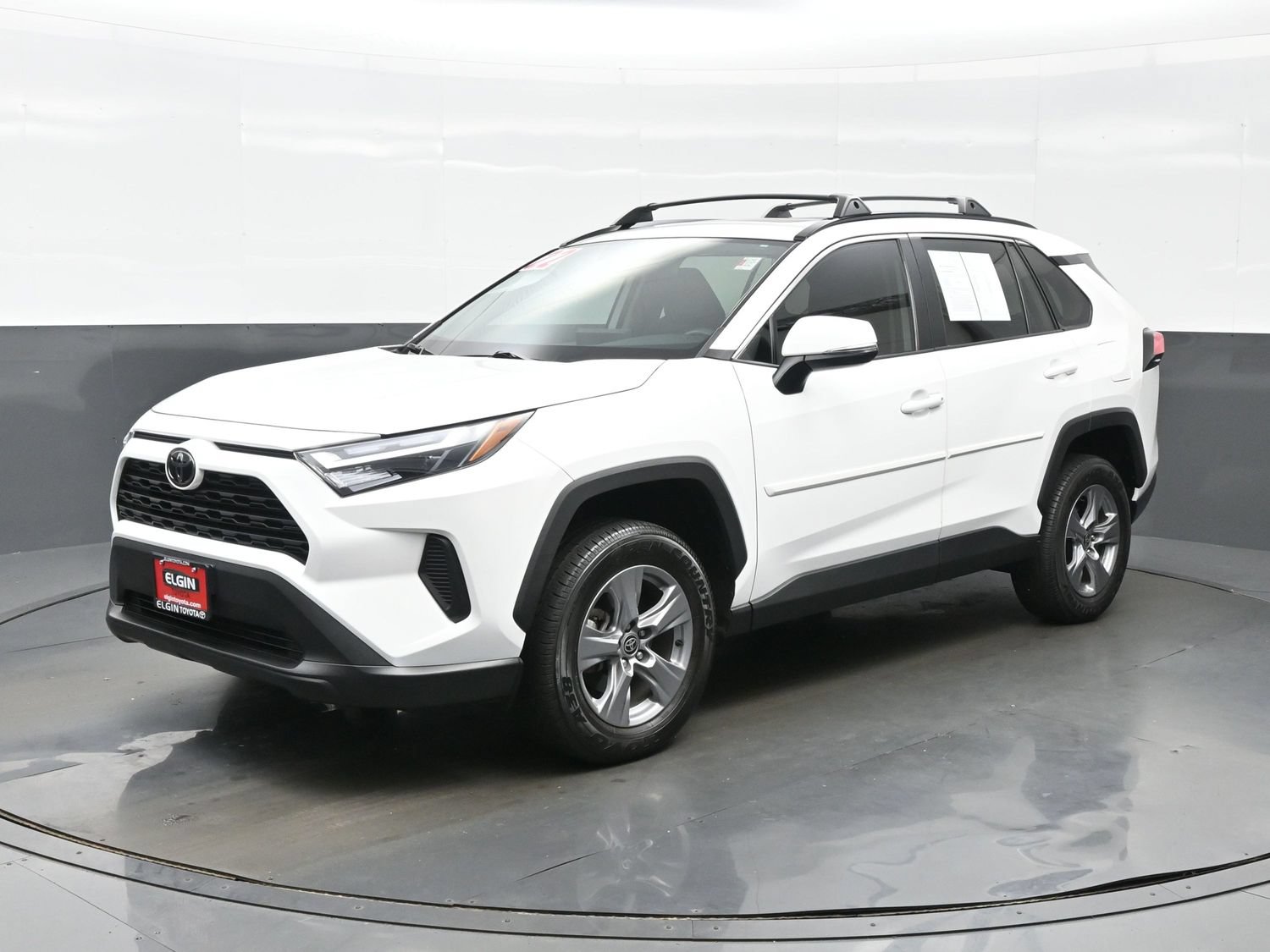 Used 2022 Toyota RAV4 XLE w/ Convenience Package AWD/4WD image 2